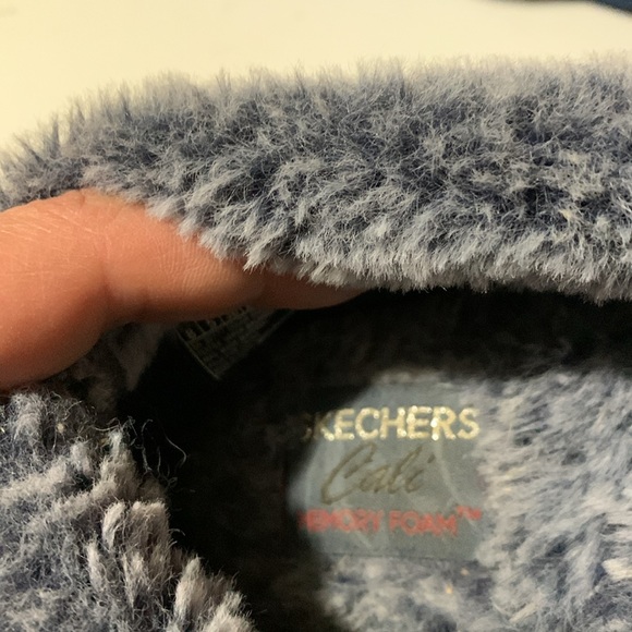 Sketchers Slippers - Picture 3 of 7